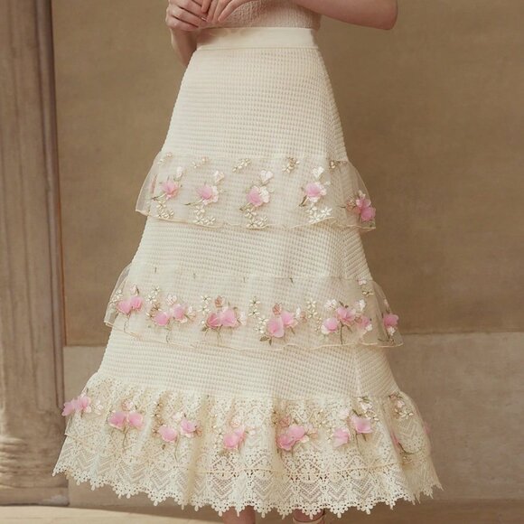 Apricot Elegant Women's Embroidery Flower Contrast Lace Skirt - Picture 4 of 6